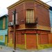 Il faut avoir conscience du fait que la Boca est un des quartiers les plus pauvres du centre de Buenos Aires.
Il est par conséquent fortement déconseillé de s’éloigner des rues touristiques fréquentées ; ou de le visiter après le coucher du soleil.
