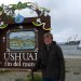 A partir d'Ushuaïa, il est possible d'aller au parc national Tierra del Fuego pour voir la baie Lapataia à l'ouest, à la frontière avec le Chili ( voir La Poste du Bout du Monde ) 
http://www.a-trip.com/tracks/view/66195