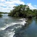 C'est vers le milieu de 1542 qu' Alvar Nuñez Cabeza de Vaca est tombé sur les surprenantes chutes de la rivière Iguazú, il les avait baptisé " Sauts de Sainte Marie " nom qui a travers les années a été remplacé par le nom autochtone " Iguazú " qui signifie, " eaux grandes " en langue guaraní.