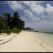 C'est la seule plage payante des Seychelles, 100Rs/p, on la voit au loin, elle porte bien son nom!