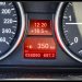 Sur le thermomètre extérieur de la voiture, s'affiche 18.5°C, même que c'est monté à 19°C!