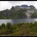 Panorama du premier lac, le Stuvdalsvatnet. Interdiction de se baigner... il sert de réservoir d'eau potable pour les villages voisins.