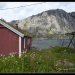 Le rorbu 42 à Nusfjord, une bâtisse d'origine, a peine aménagée, avec une entrée par la partie remise, très sympa même si elle se trouve à 300m au moins du reste du village.
