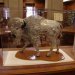 [EN] Bison made from cans found in National Parks on display in the Department of the Interior Library.
[PL] Figurka bizona zrobiona z aluminiowych puszek znalezionych w Parkach Narodowych wystawiona w Bibliotece Ministerstwa Zasobów Wewnętrznych Stanów Zjednoczonych.