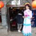 La journée ce termine dans un restaurant situé dans le vieux Lijiang 
Le patron est Breton mais la jeune fille qui nous accueil n'est pas  bretonne.