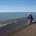 [EN] Stone skipping on the Chukchi Sea.
[PL] Puszczanie kaczek nad Morzem Czukockim.