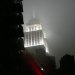 Empire State Building im Nachtnebel.