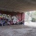 Sous le pont de la Rte de Drize, des grafittis