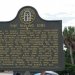 [EN] Information about the Waving Girl - her monument is in Savannah.
[PL] Informacja o Florence Martus, która machając chustą witała statki wpływające do portu w Savannah od 1887 do 1931. Jej pomnik stoi nad rzeką w Savannah.