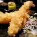 黃金炸蝦佐日式天婦羅醬。圖片中為兩份，單點一份是一隻喔